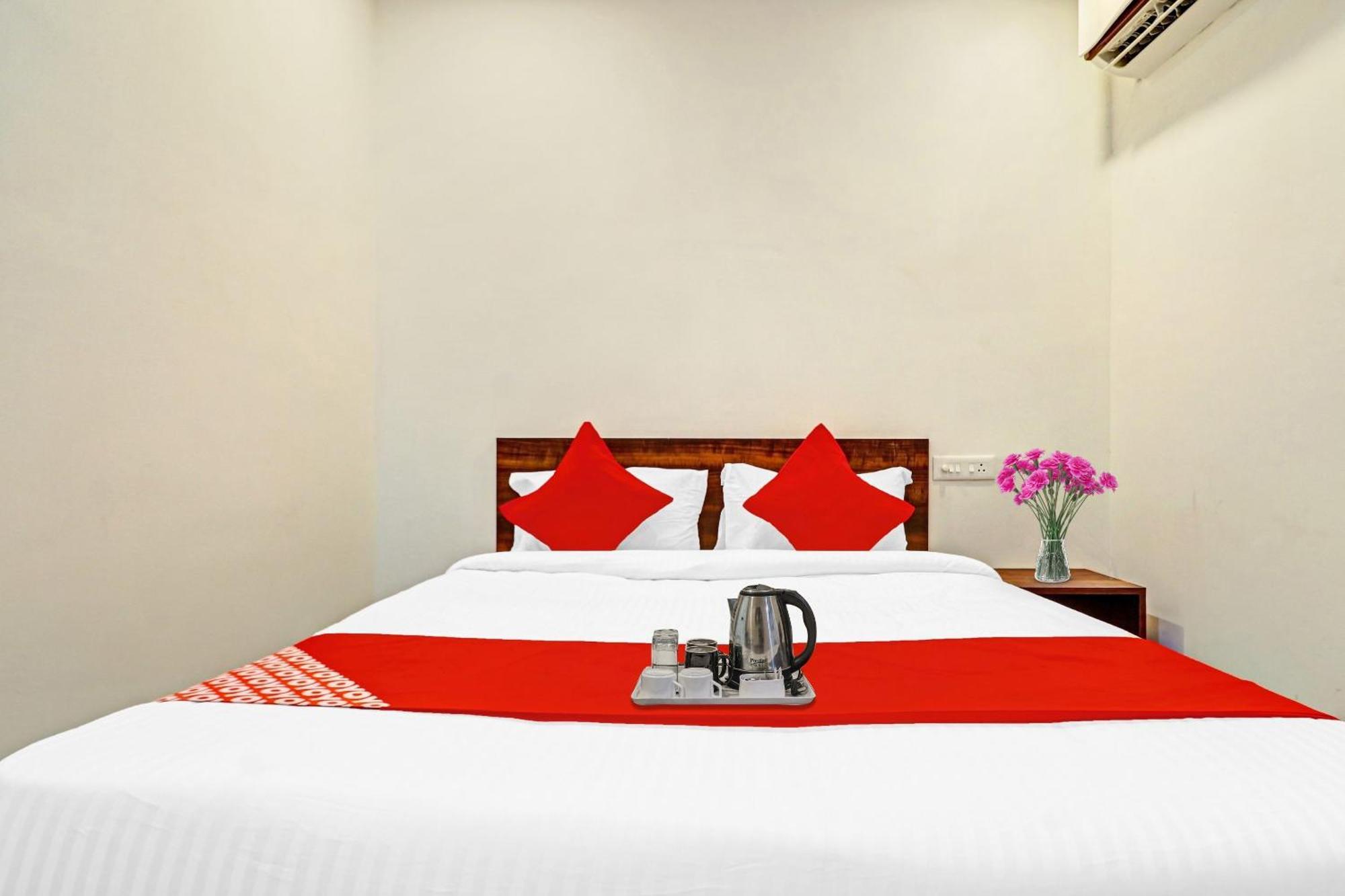 Hotel O Night Eye Hyderabad Exterior photo