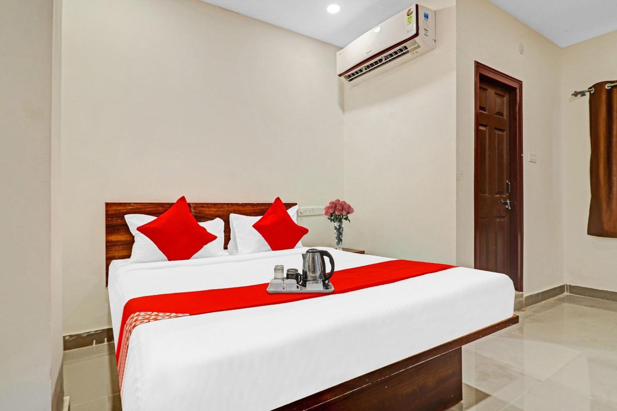 Hotel O Night Eye Hyderabad Exterior photo
